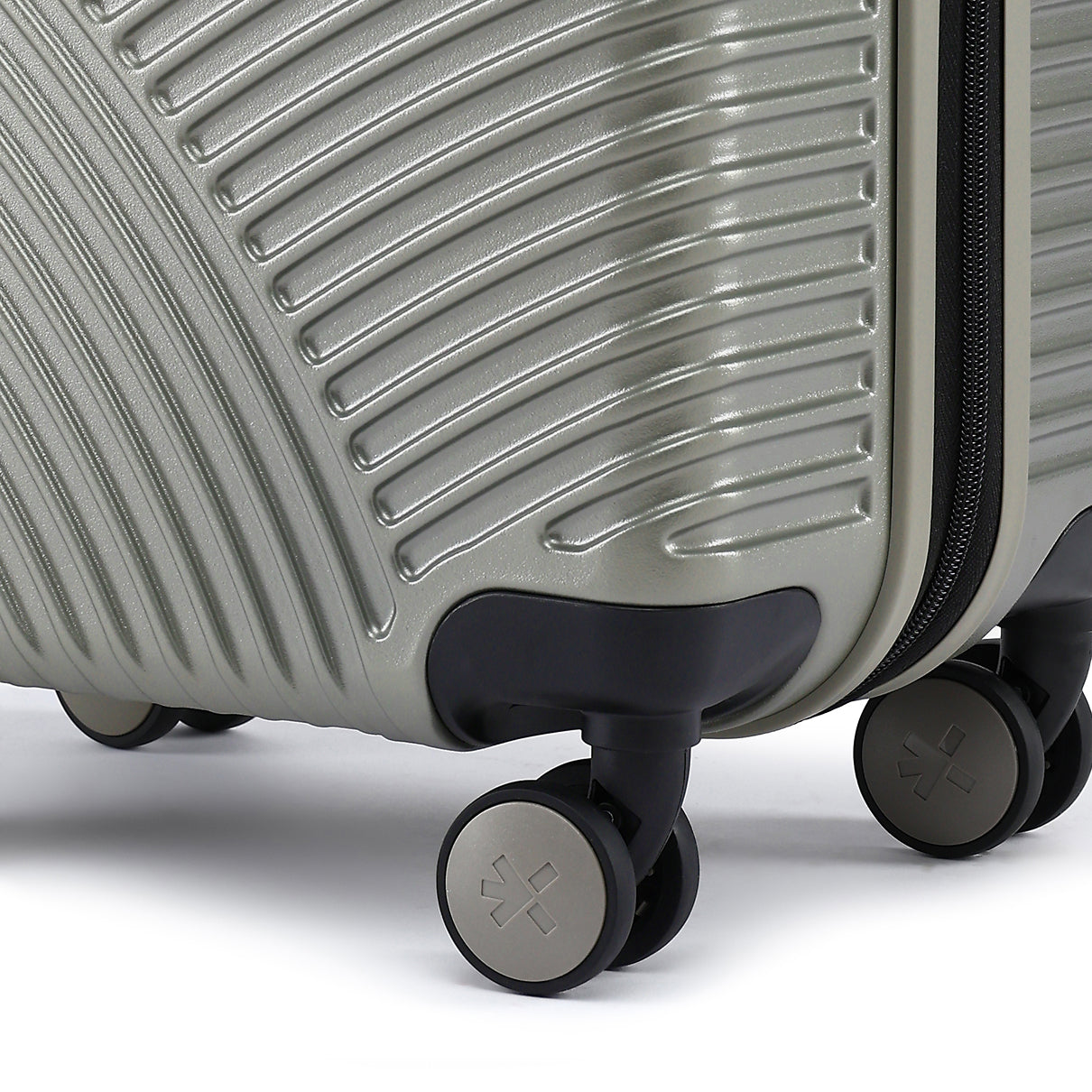 HRX by Hrithik Roshan Small Cabin Suitcase (56 cm) 8 Wheels - Glide