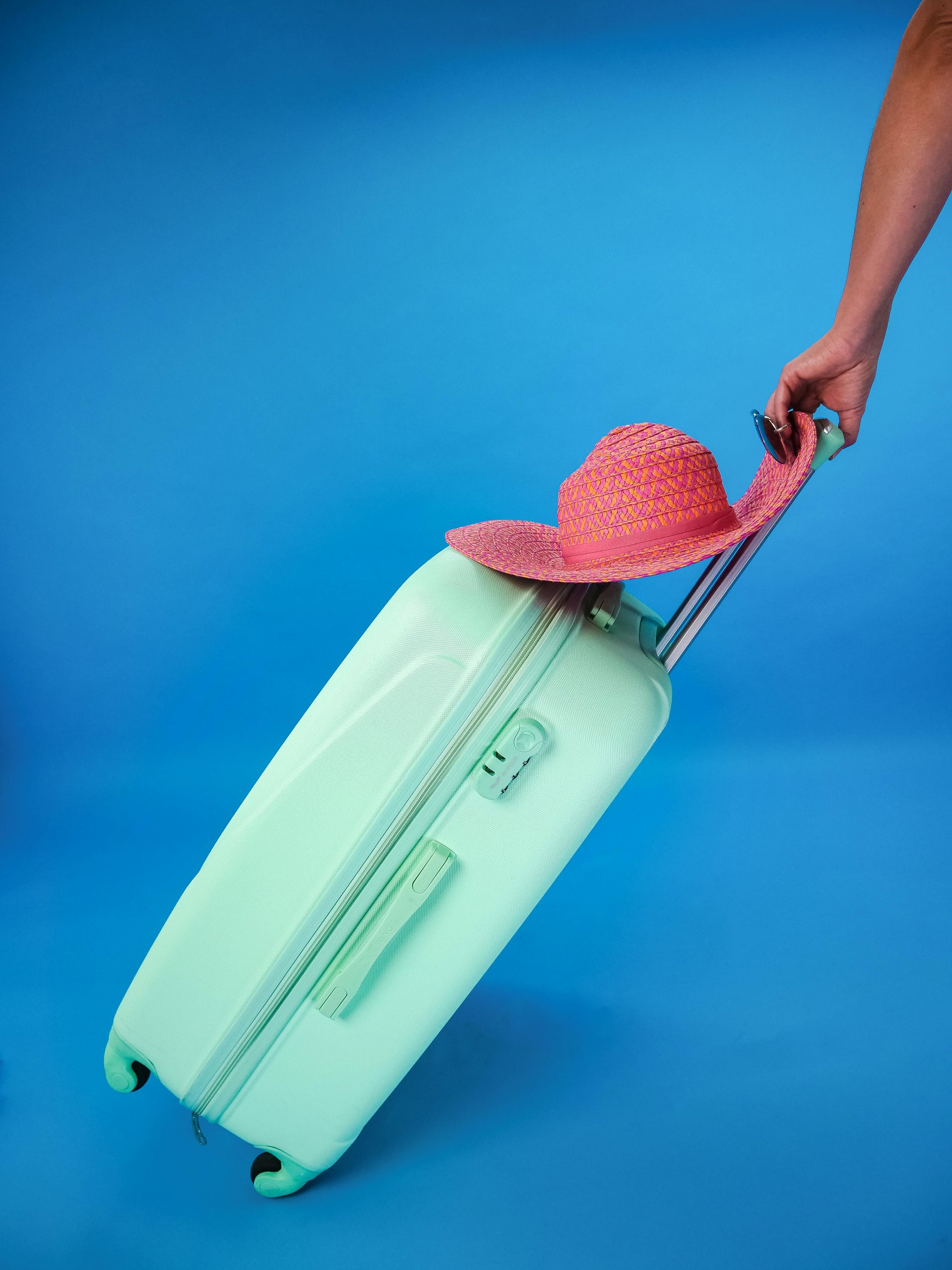 Polycarbonate Suitcases: Pros, Cons & Best Picks (2025 Guide)