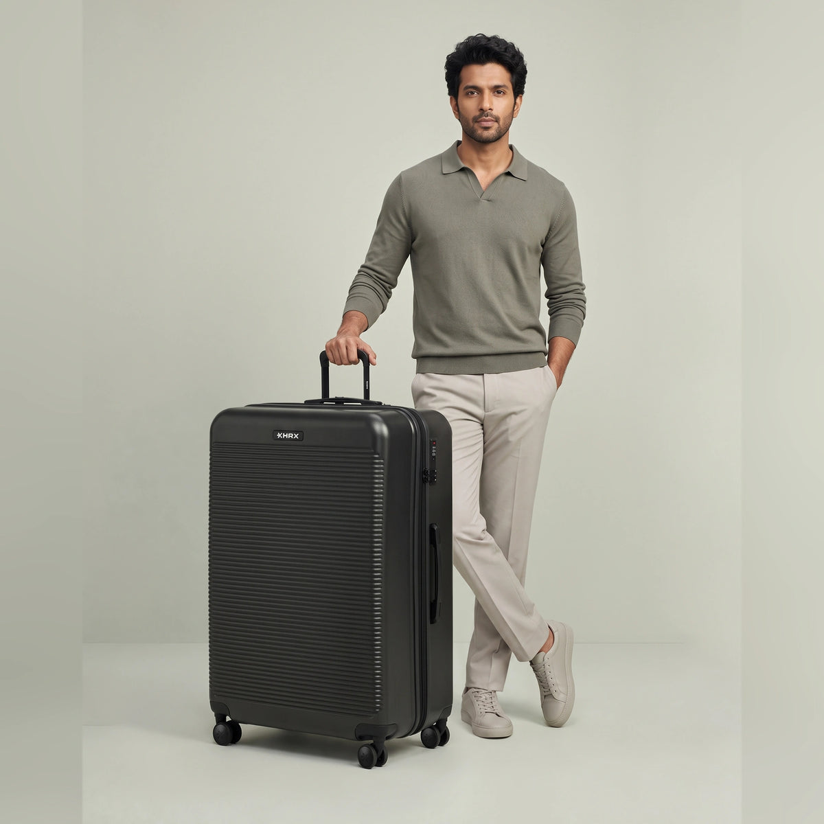HRX Grit Large Check-in Suitcase (75 cm) 8 Wheels - Polycarbonate - Charcoal Grey