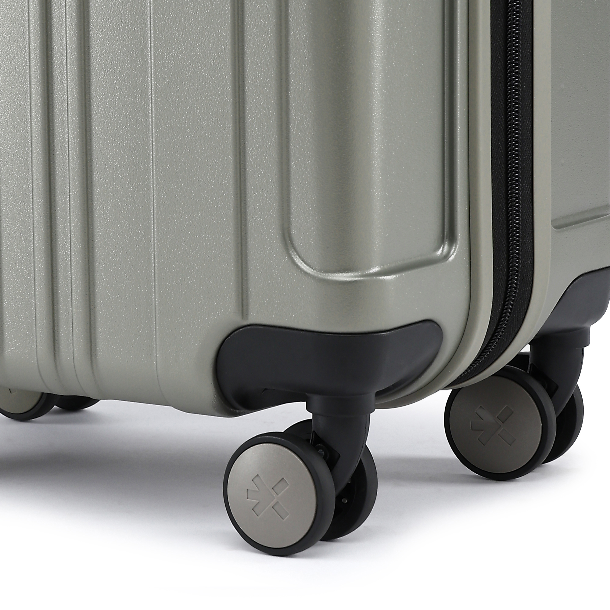 HRX by Hrithik Roshan Small Cabin Suitcase (56 cm) 8 Wheels - Force