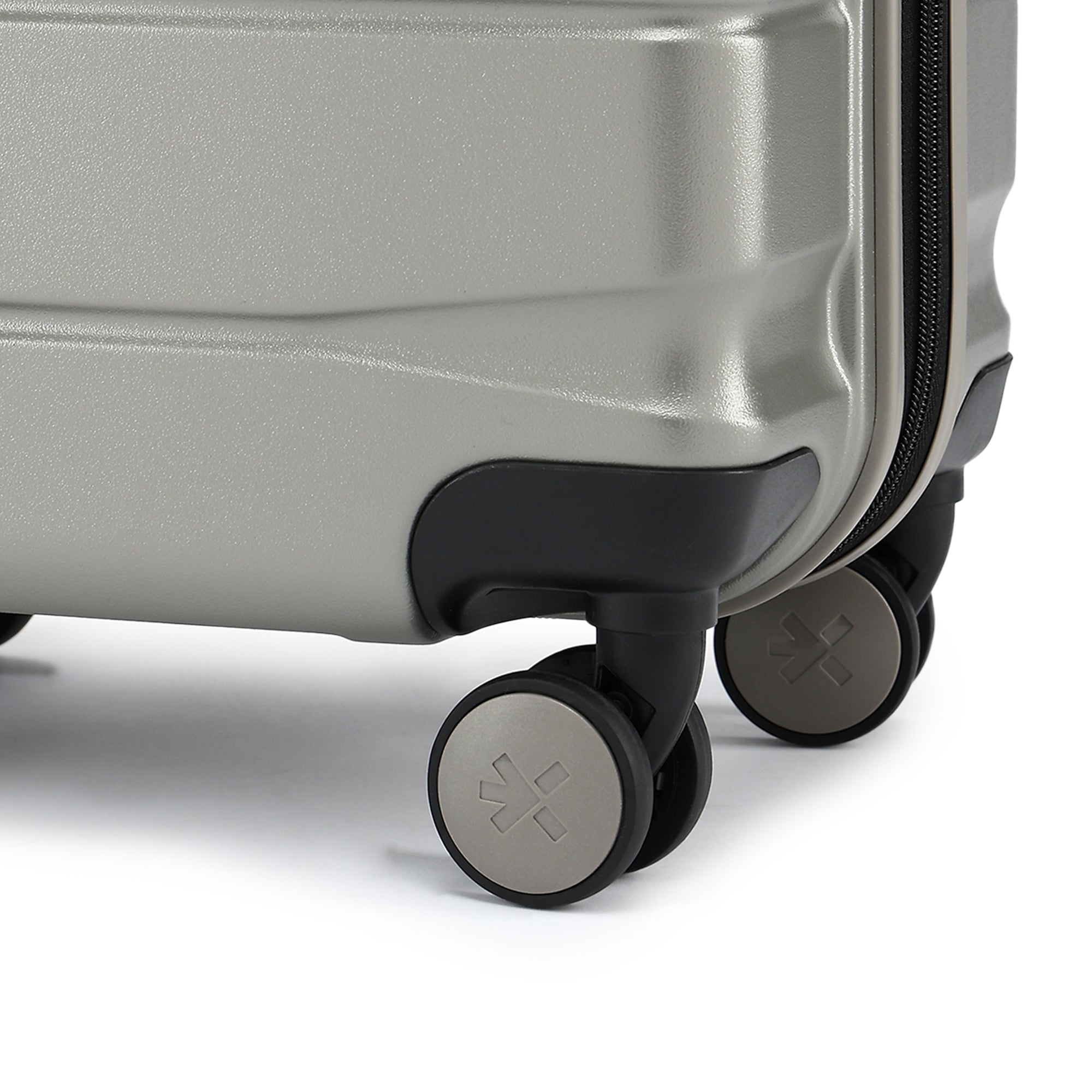 HRX by Hrithik Roshan  Small Cabin Suitcase (56 cm) 8 Wheels - Brute - Silver