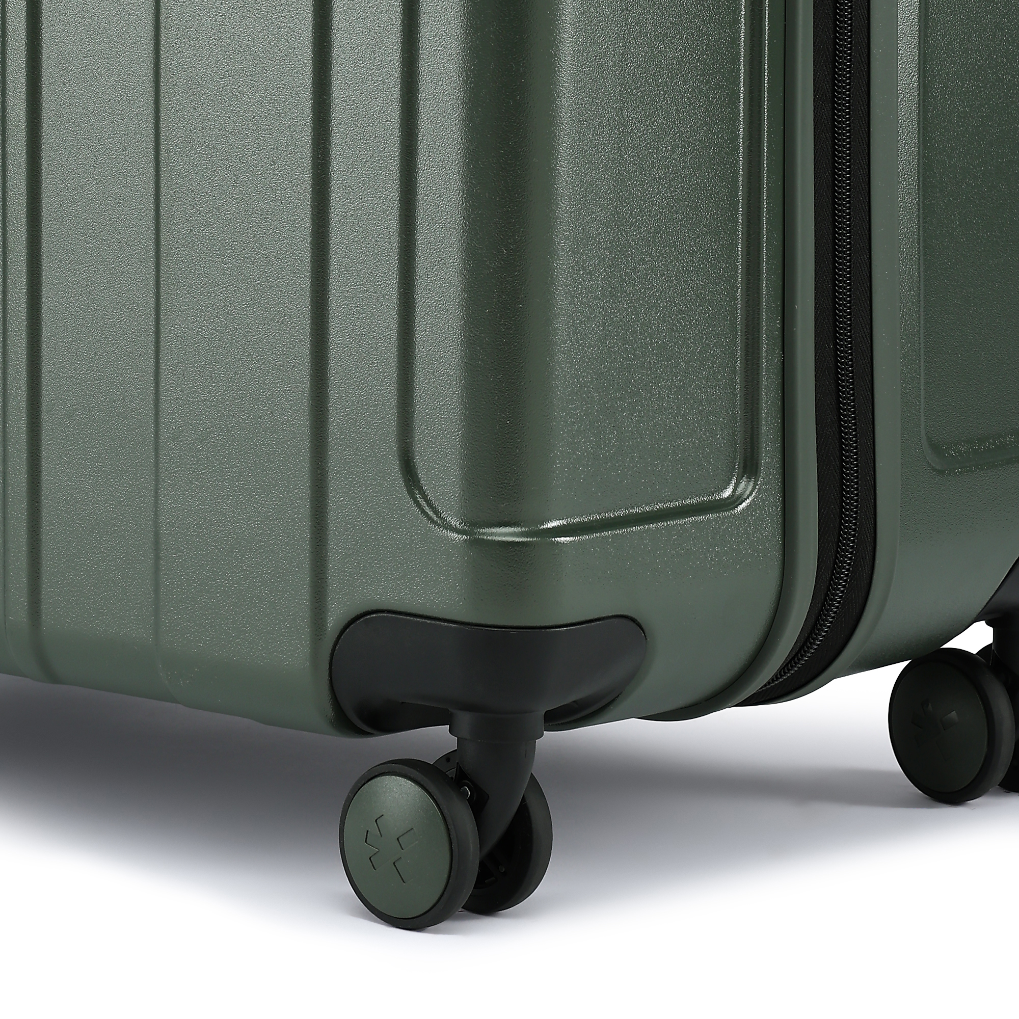 HRX by Hrithik Roshan Large Check-in Suitcase (75 cm) 8 Wheels - Force