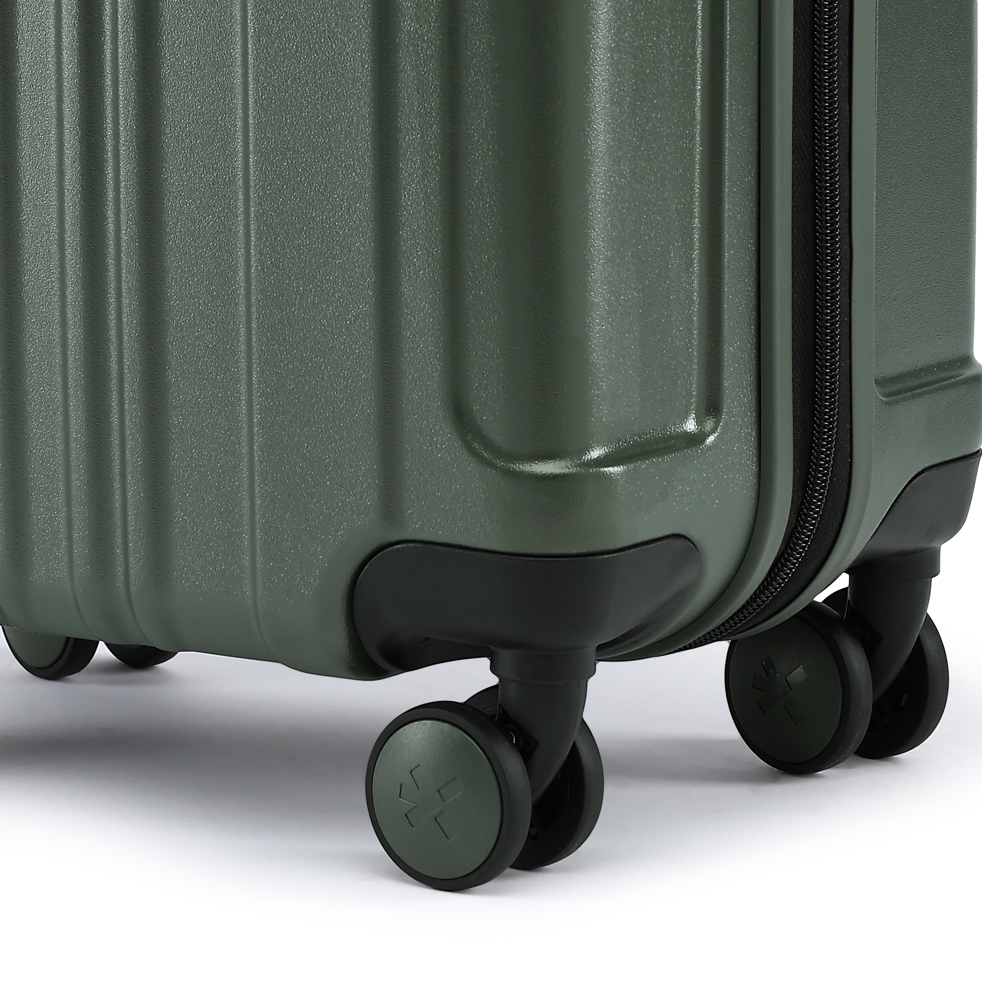 HRX by Hrithik Roshan Small Cabin Suitcase (56 cm) 8 Wheels - Force