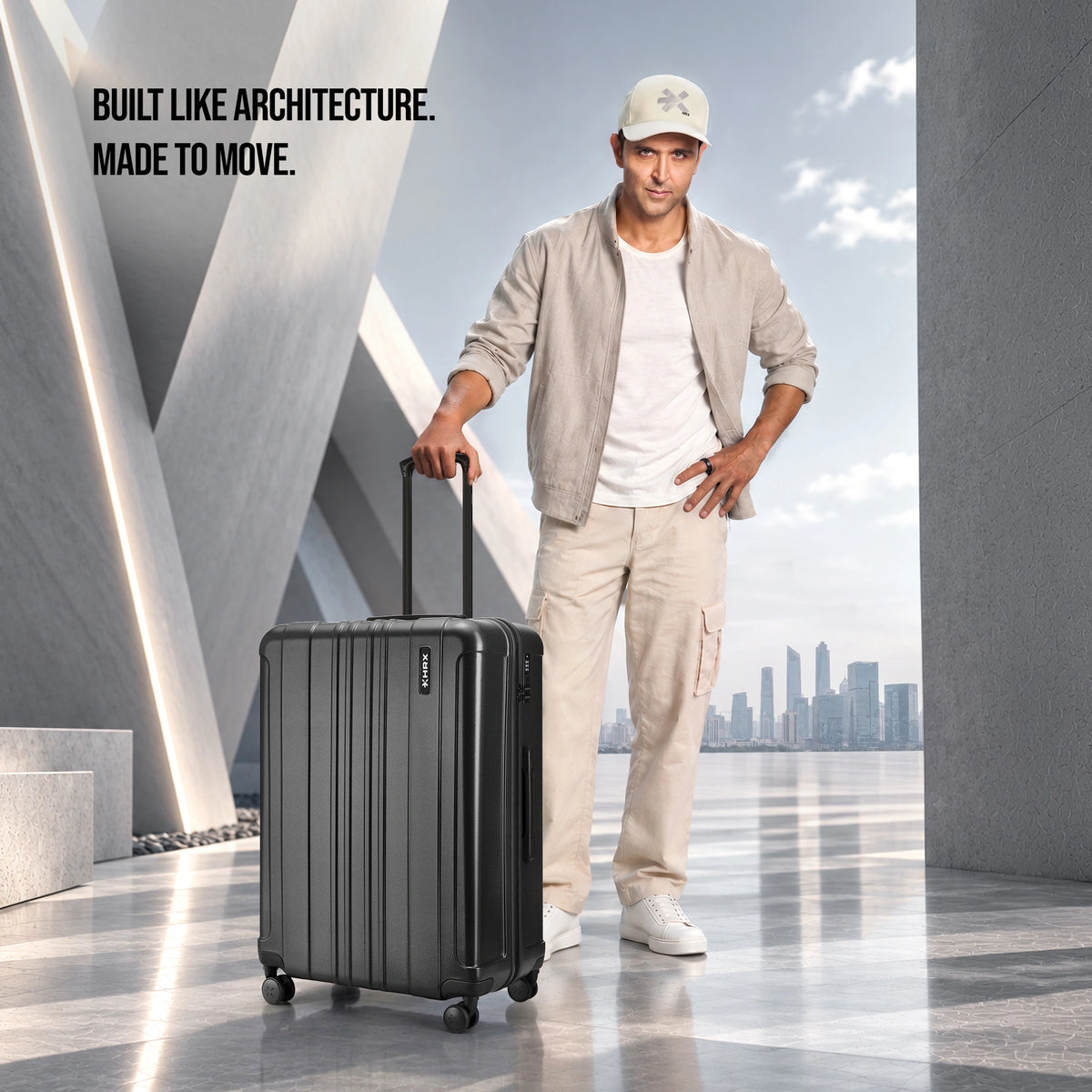 Black hard-shell luggage set of 3 with telescopic handle and 8 spinner wheels